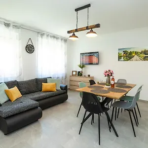 Apartman Zsendülő Apartman, Eger